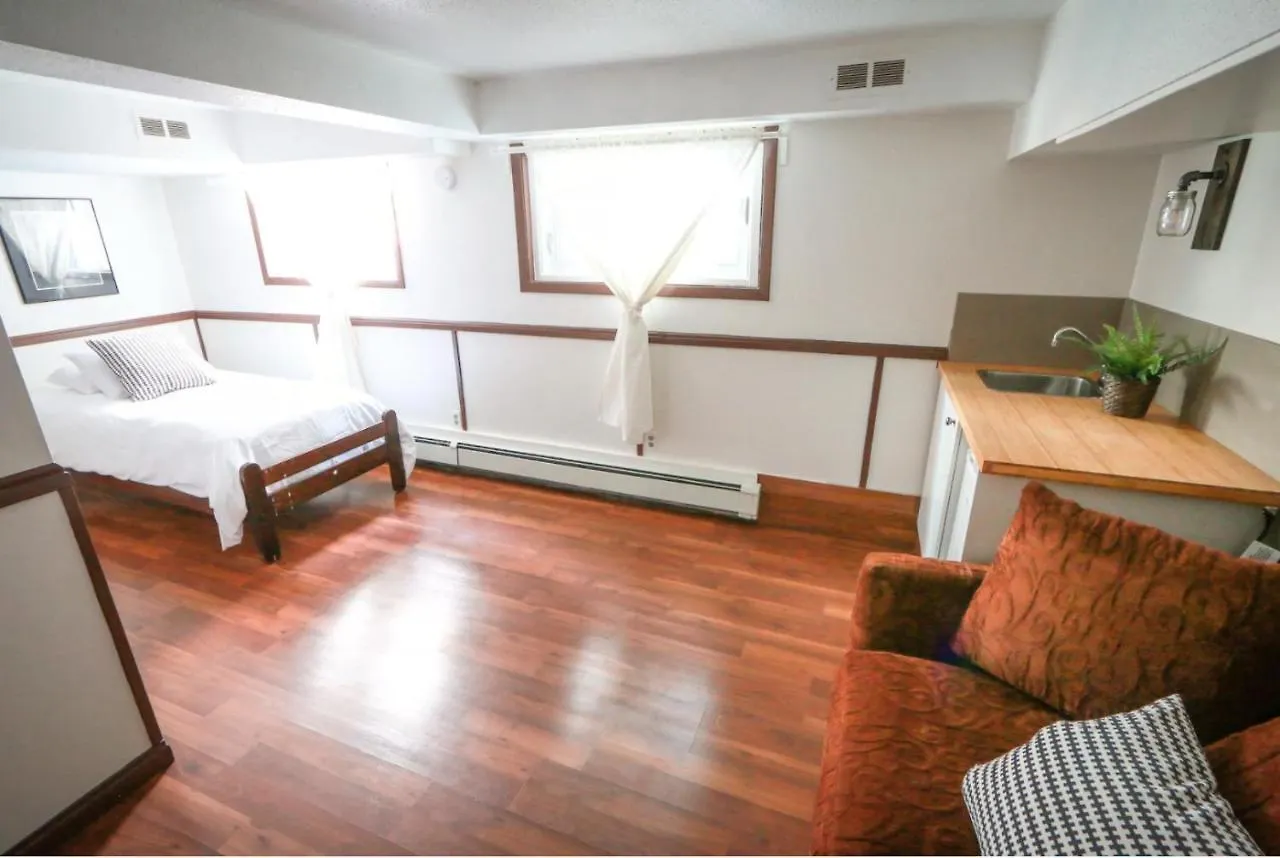 Banff'S Enchanted Forest Basement Suite 0*, Banff Kanada