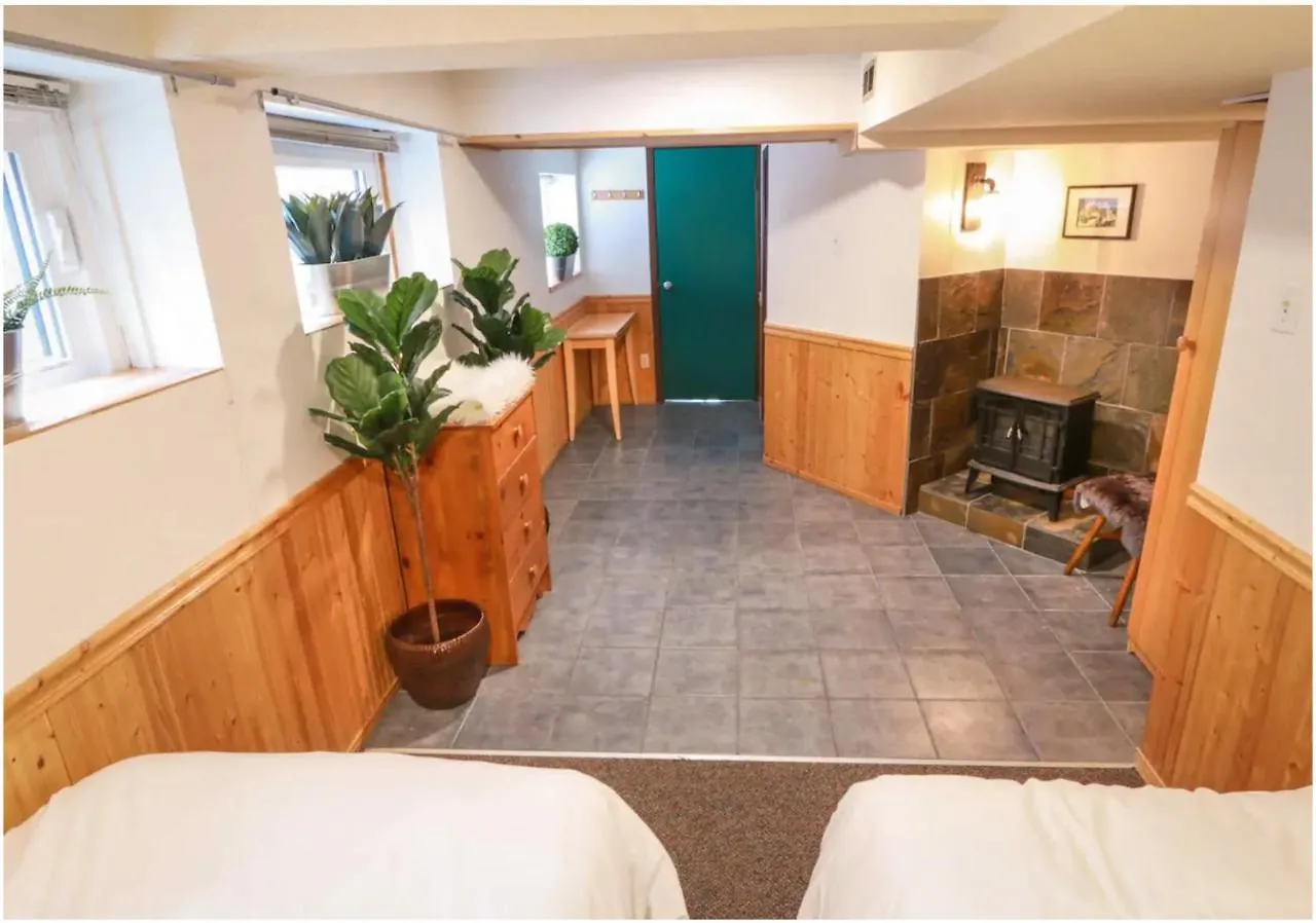 Banff'S Enchanted Forest Basement Suite
